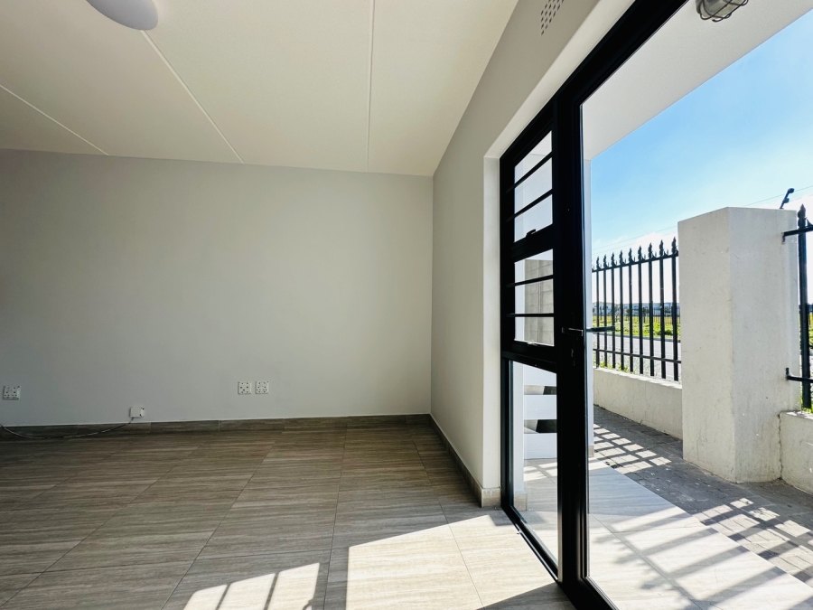 2 Bedroom Property for Sale in Parklands North Western Cape